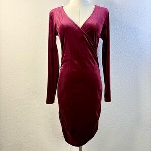 Ambiance Burgundy Velvet Ruched Bodycon Dress – Size L